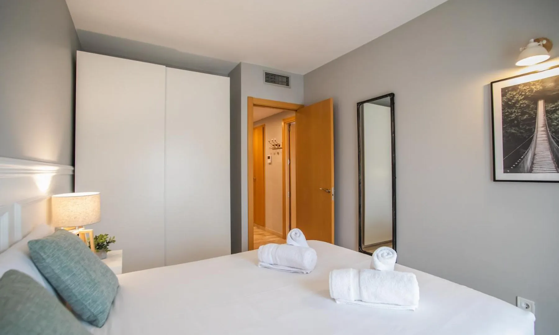 13Mal1077- Magnific 2Br Flat Apartment Barcelona